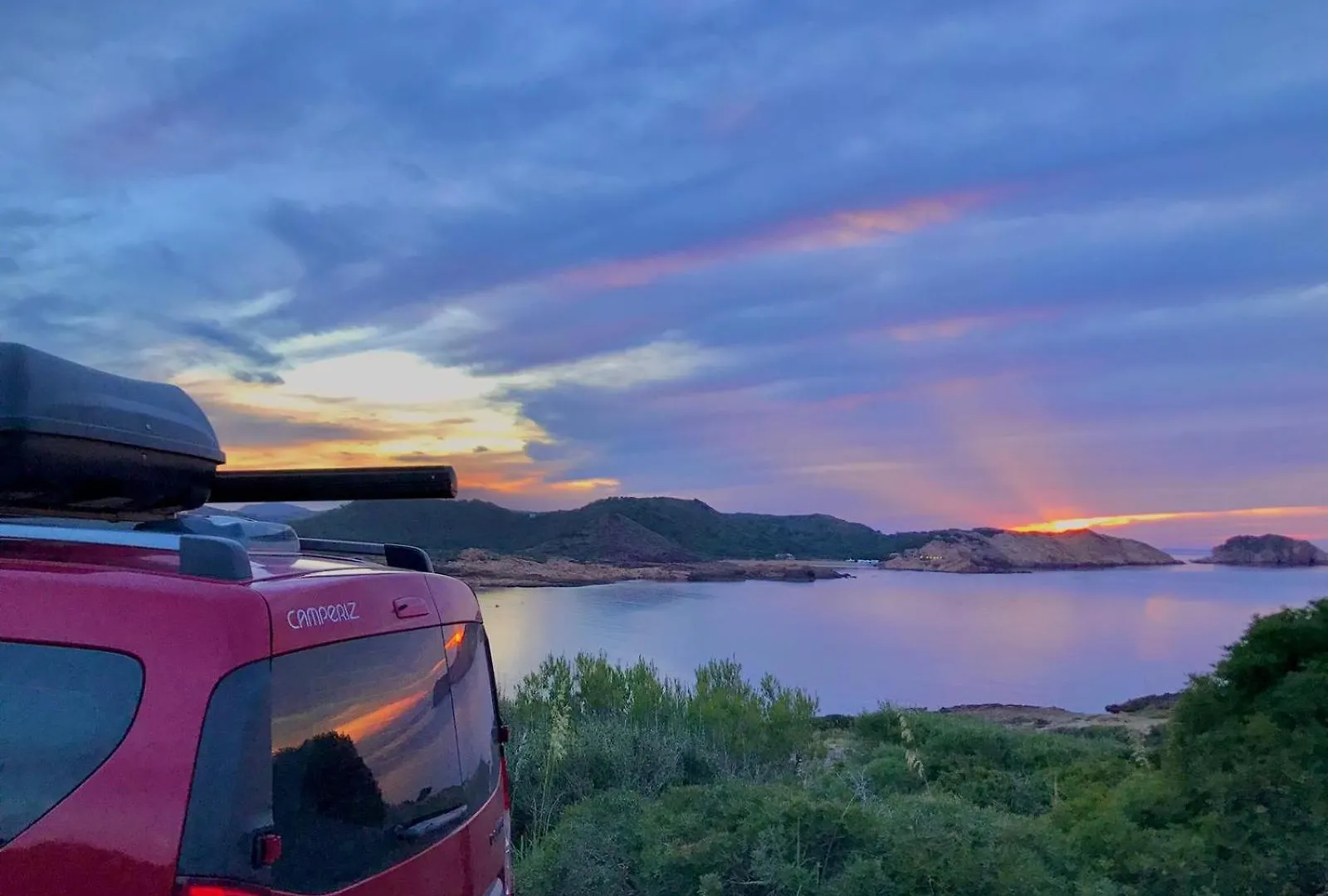 Dacia Dokker Camperiz Hotel Palma de Mallorca Luxury tent