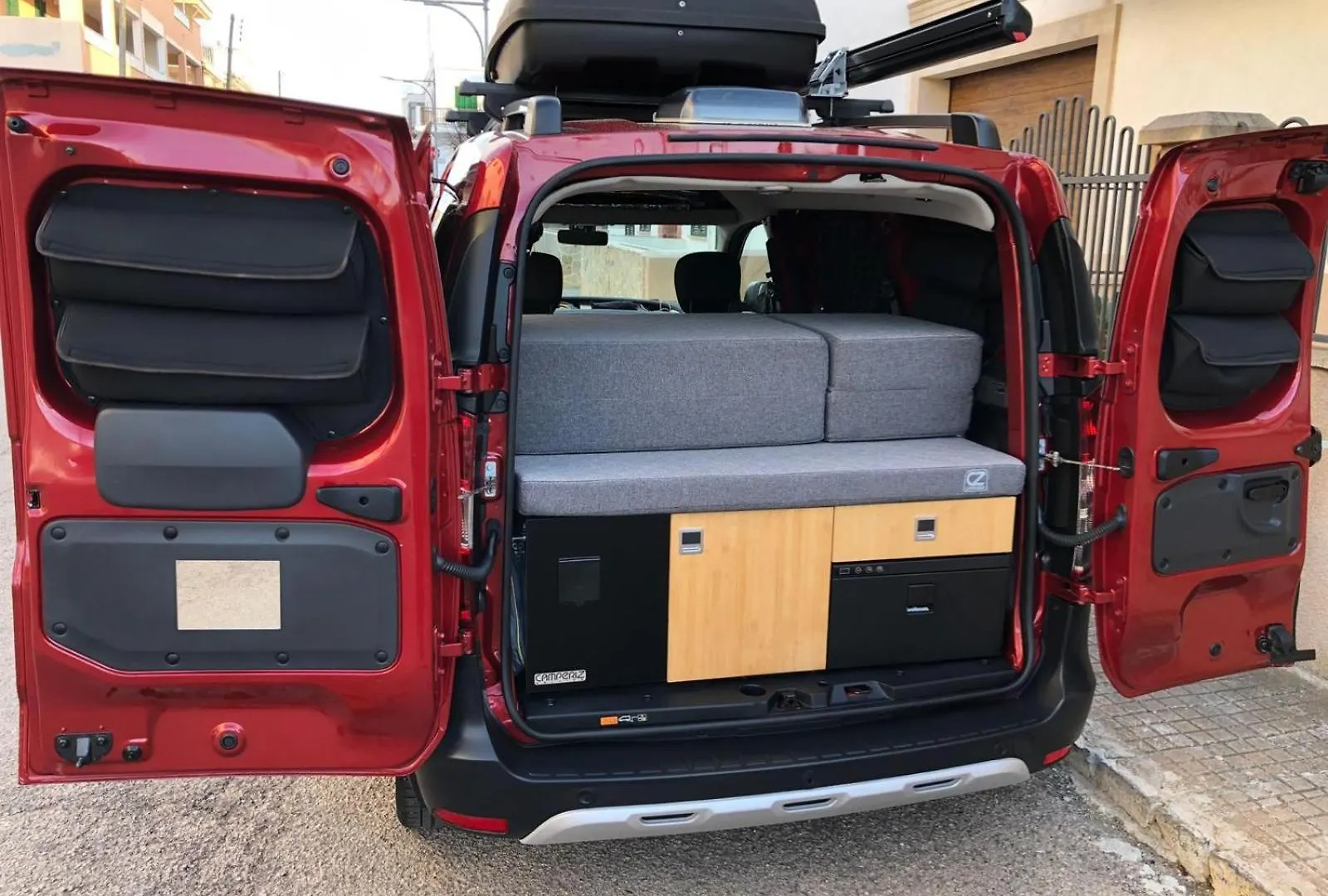 帕爾馬 Dacia Dokker Camperiz酒店 豪华帐篷